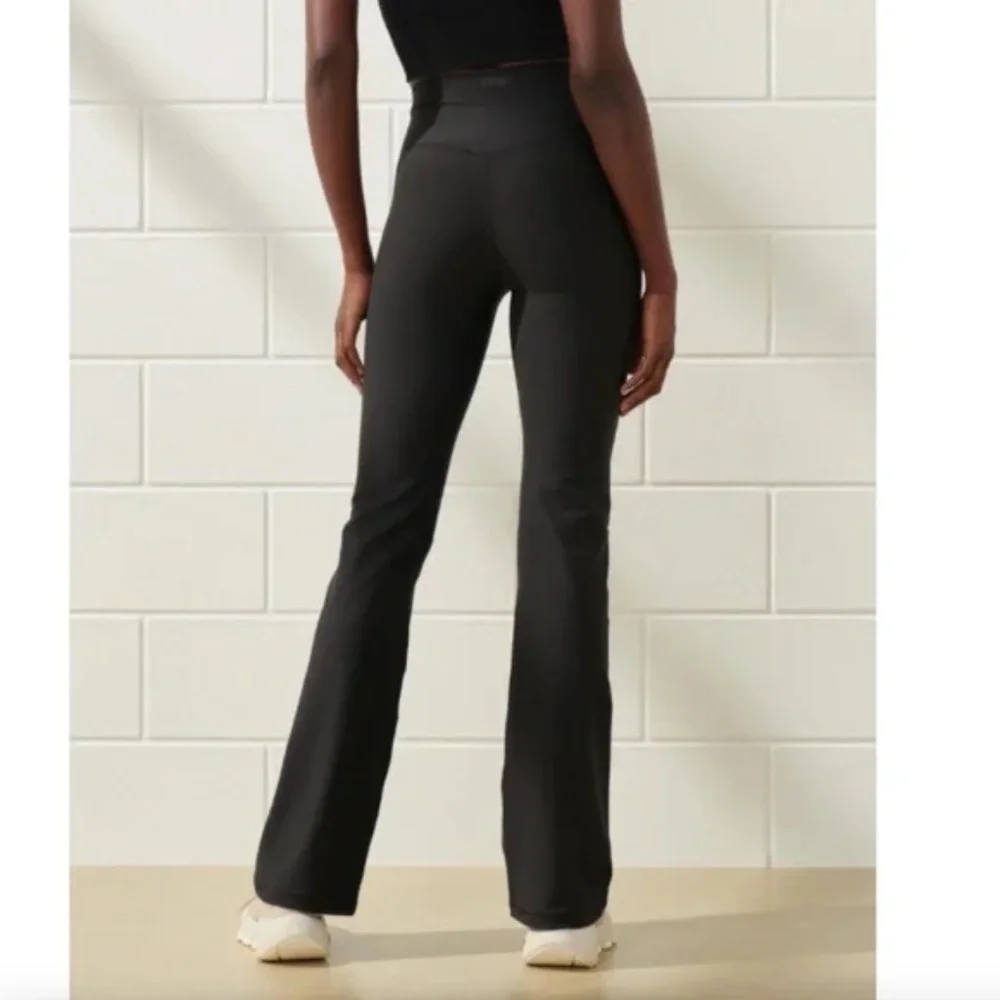 Your Personal Best YPB sculptLUX Flare Legging in black Women size XS Short - Picture 2 of 5